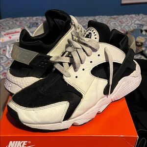 Nike Kids Black and White Athletic Shoes